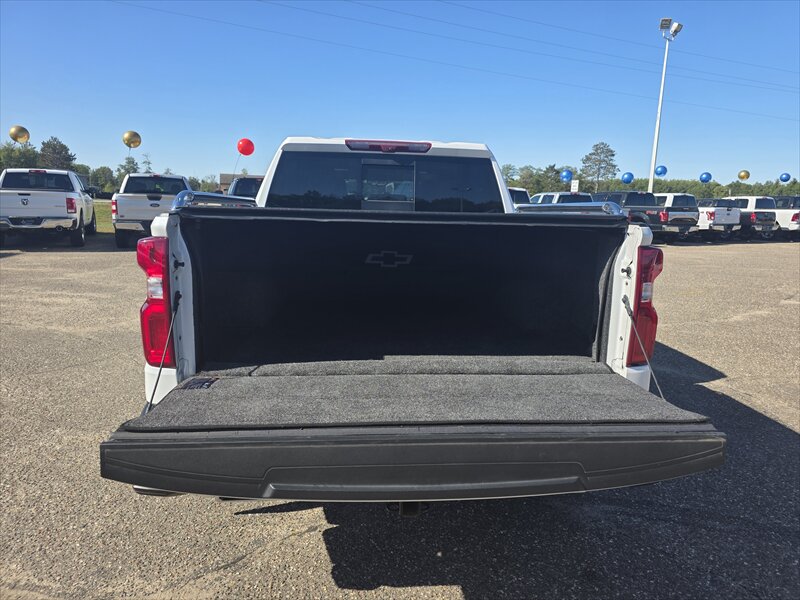 2024 Chevrolet Silverado 1500 High Country photo 7