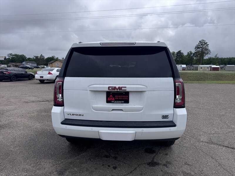2020 GMC Yukon SLT - Photo 8 - Brainerd, MN 56401