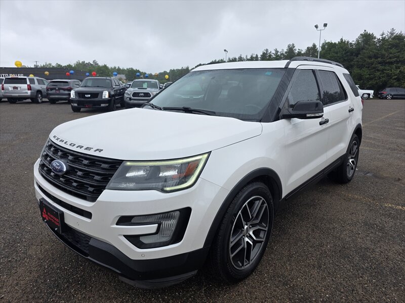 2017 Ford Explorer Sport   - Photo 1 - Brainerd, MN 56401