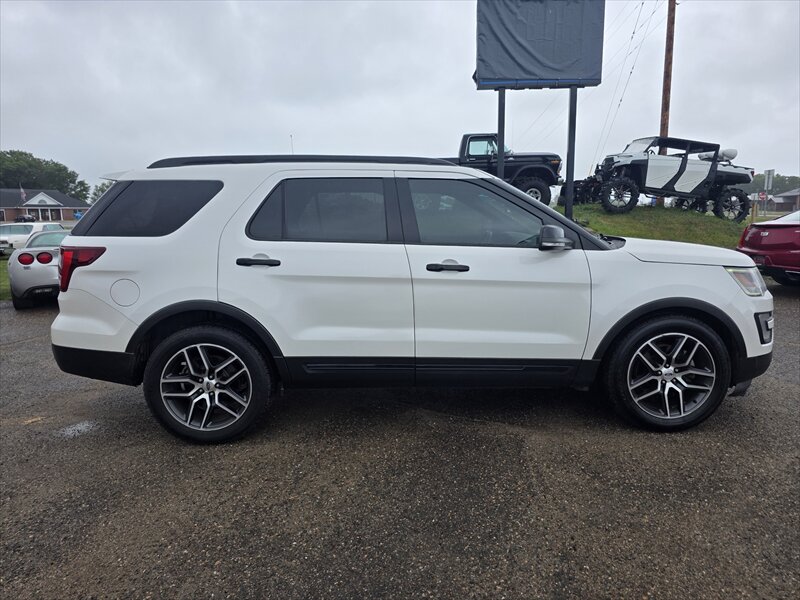 2017 Ford Explorer Sport - Photo 5 - Brainerd, MN 56401