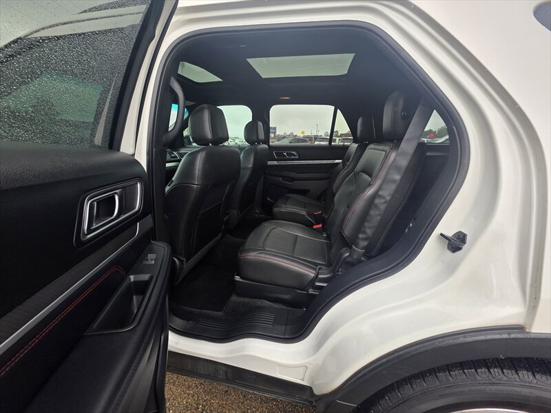 2017 Ford Explorer Sport - Photo 9 - Brainerd, MN 56401