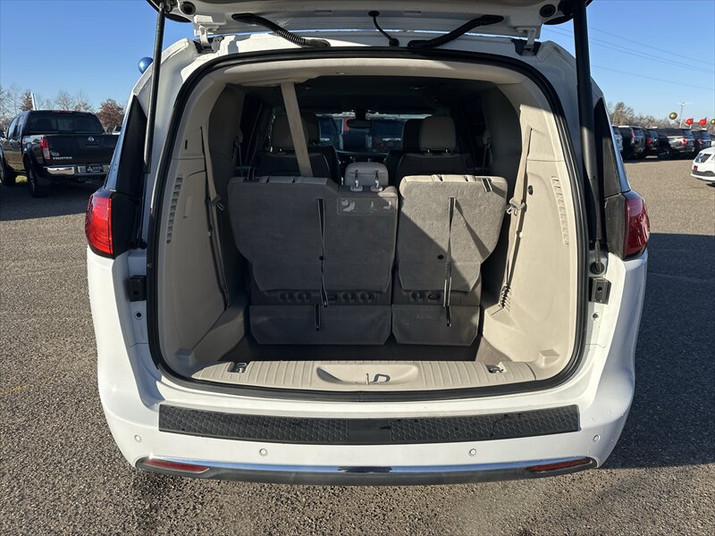 2017 Chrysler Pacifica Touring Plus - Photo 7 - Brainerd, MN 56401