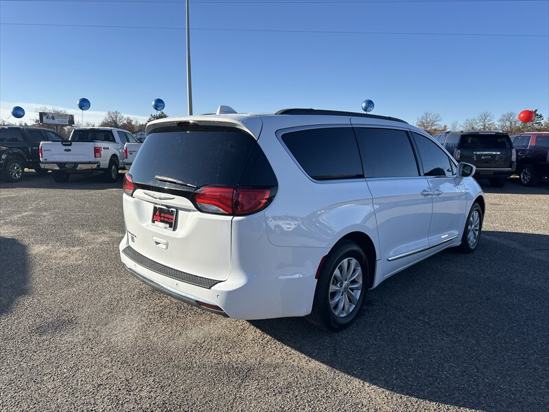 2017 Chrysler Pacifica Touring Plus - Photo 3 - Brainerd, MN 56401