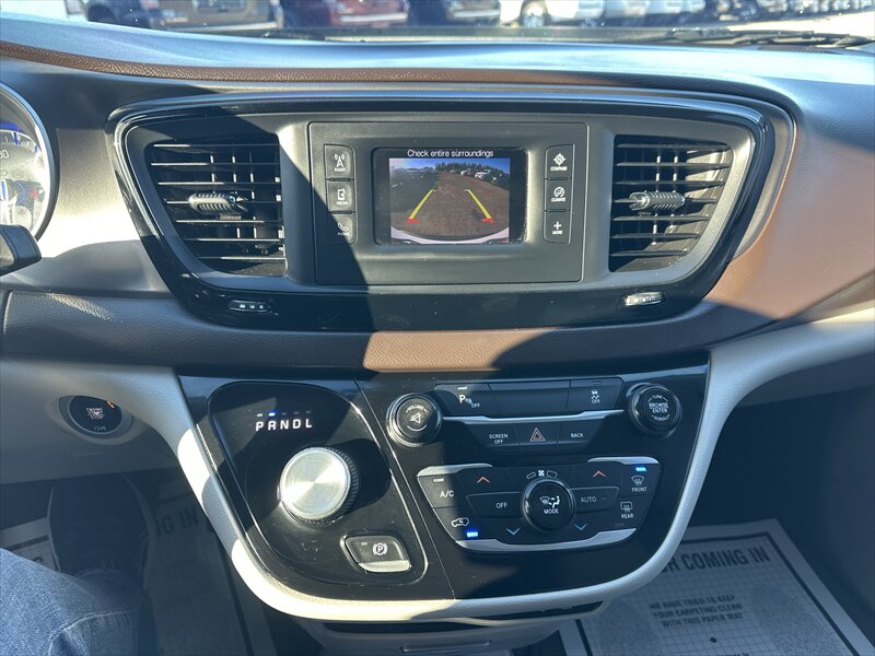 2017 Chrysler Pacifica Touring Plus - Photo 12 - Brainerd, MN 56401