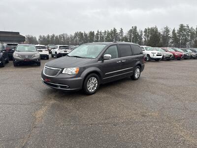 2015 Chrysler Town & Country Limited Van