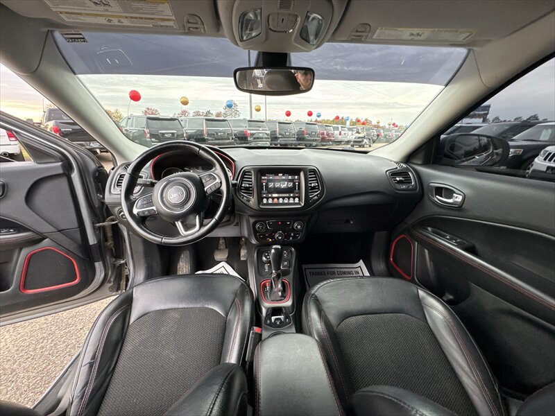 2018 Jeep Compass Trailhawk   - Photo 9 - Brainerd, MN 56401