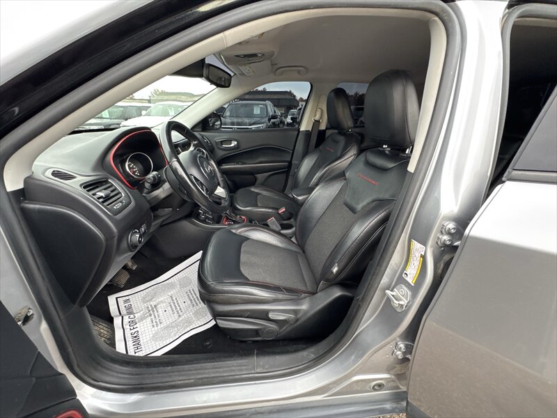 2018 Jeep Compass Trailhawk   - Photo 8 - Brainerd, MN 56401