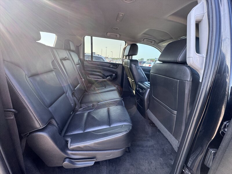 2019 Chevrolet Suburban LT - Photo 13 - Brainerd, MN 56401