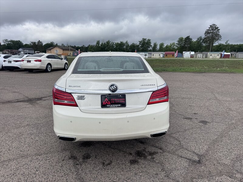 2014 Buick Lacrosse Premium II - Photo 8 - Brainerd, MN 56401