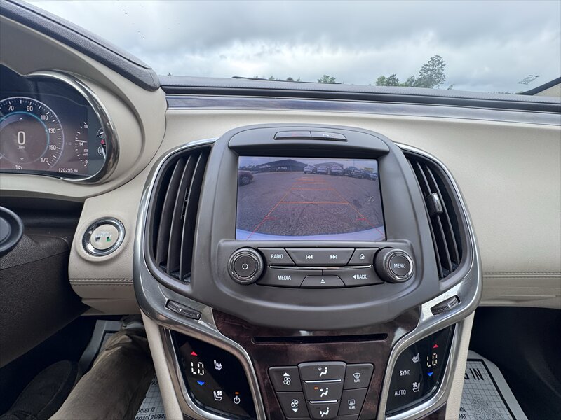 2014 Buick Lacrosse Premium II - Photo 17 - Brainerd, MN 56401