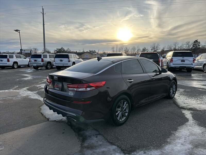 2019 Kia Optima LX - Photo 4 - Brainerd, MN 56401