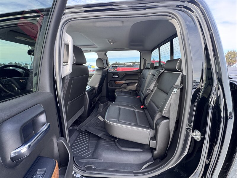 2018 Chevrolet Silverado 1500 High Country - Photo 18 - Brainerd, MN 56401