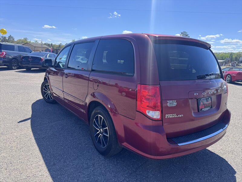 2015 Dodge Grand Caravan R/T - Photo 4 - Brainerd, MN 56401