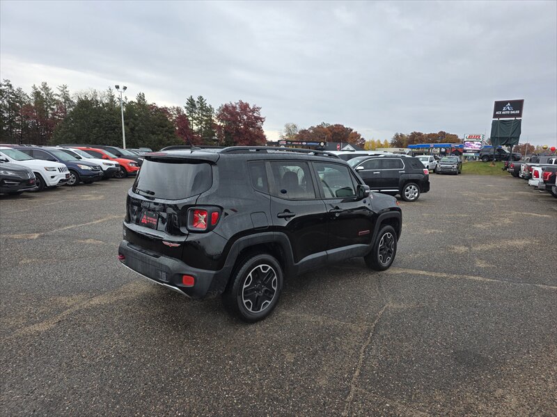 2017 Jeep Renegade Trailhawk - Photo 4 - Brainerd, MN 56401