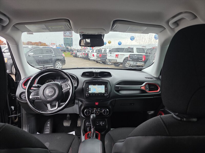 2017 Jeep Renegade Trailhawk - Photo 14 - Brainerd, MN 56401