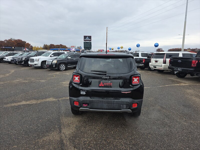 2017 Jeep Renegade Trailhawk - Photo 5 - Brainerd, MN 56401