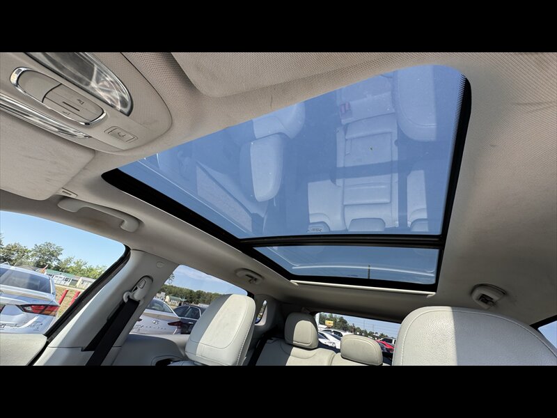 2018 Jeep Compass Limited - Photo 24 - Brainerd, MN 56401