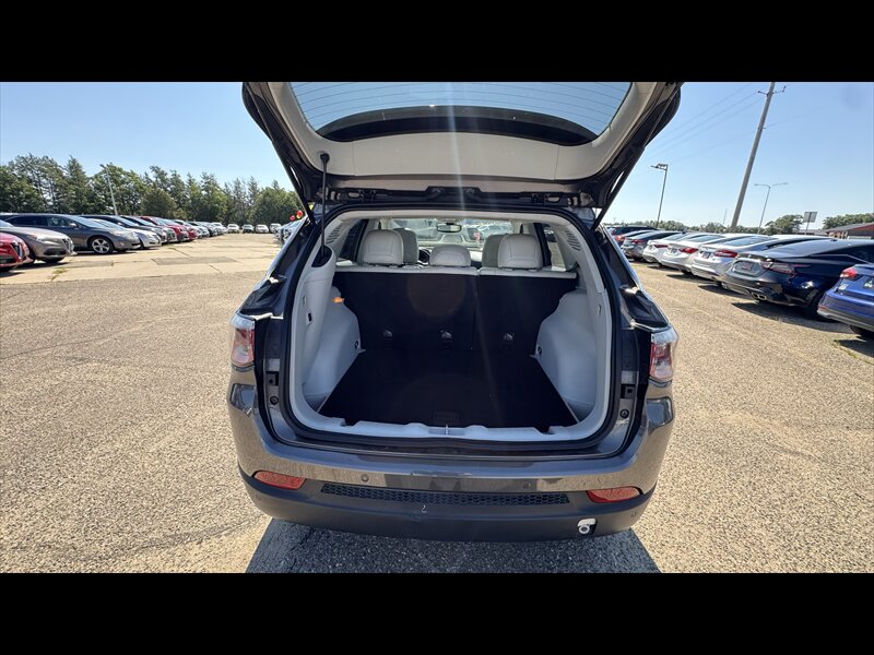 2018 Jeep Compass Limited - Photo 7 - Brainerd, MN 56401