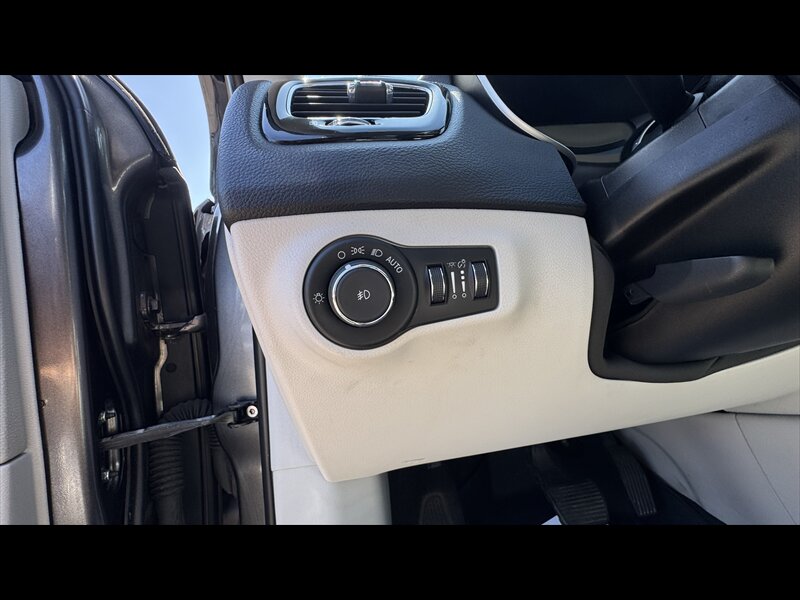 2018 Jeep Compass Limited - Photo 19 - Brainerd, MN 56401