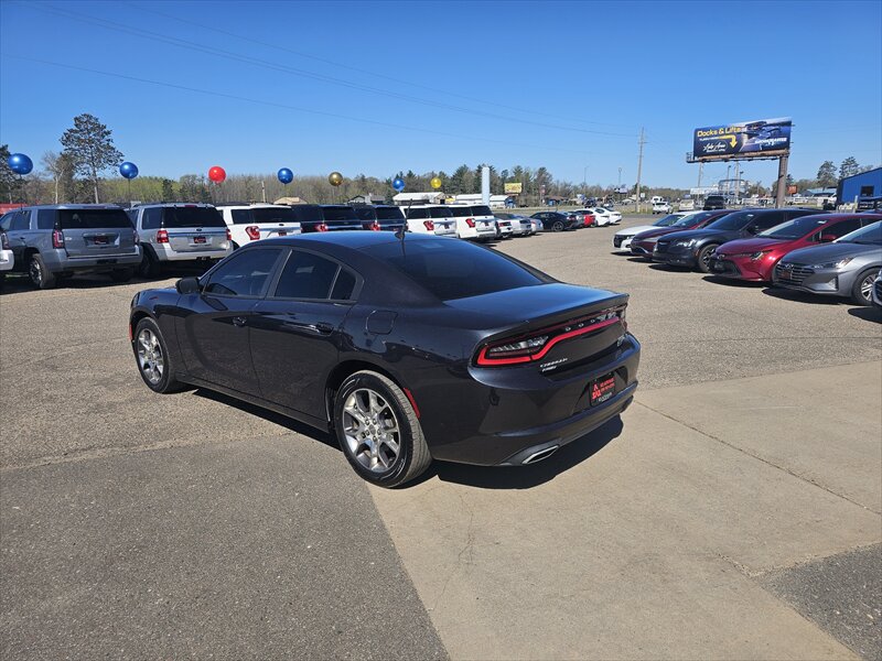 2016 Dodge Charger SE - Photo 4 - Brainerd, MN 56401