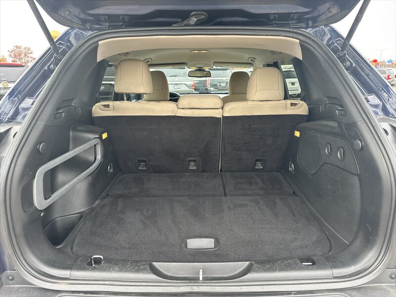 2016 Jeep Cherokee Latitude   - Photo 11 - Brainerd, MN 56401