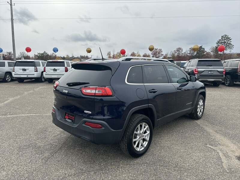 2016 Jeep Cherokee Latitude   - Photo 3 - Brainerd, MN 56401