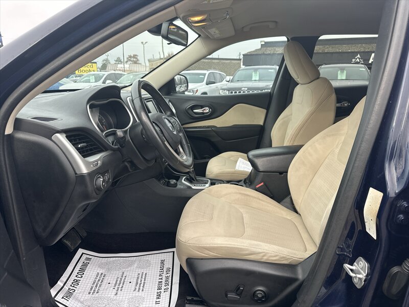 2016 Jeep Cherokee Latitude   - Photo 7 - Brainerd, MN 56401