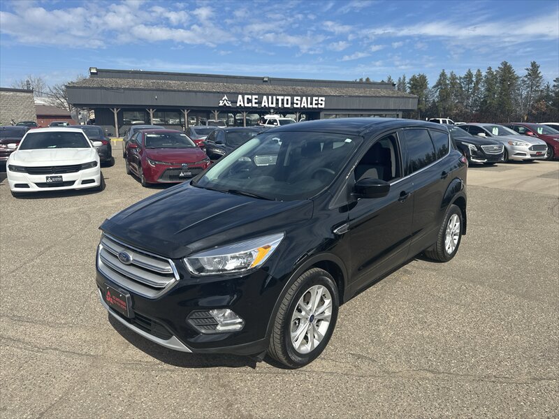 2017 Ford Escape SE   - Photo 1 - Brainerd, MN 56401