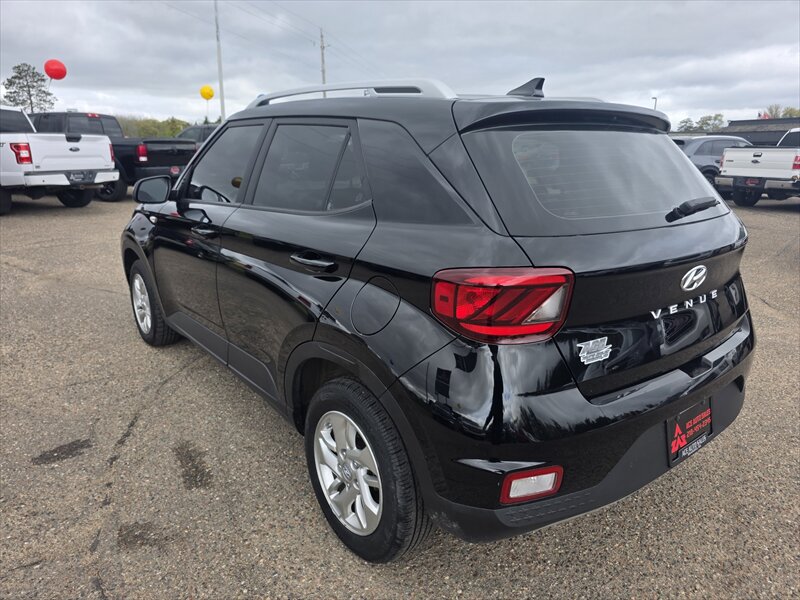 2020 Hyundai VENUE SEL - Photo 3 - Brainerd, MN 56401