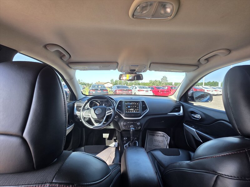 2017 Jeep Cherokee Trailhawk - Photo 10 - Brainerd, MN 56401