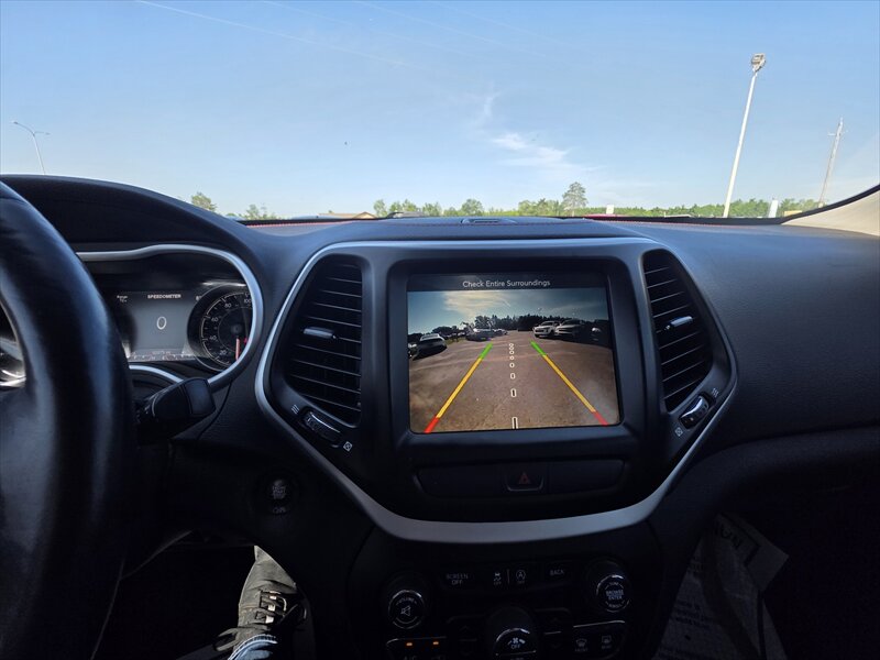 2017 Jeep Cherokee Trailhawk - Photo 12 - Brainerd, MN 56401