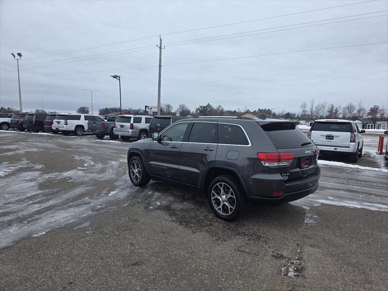 2019 Jeep Grand Cherokee Laredo - Photo 3 - Brainerd, MN 56401