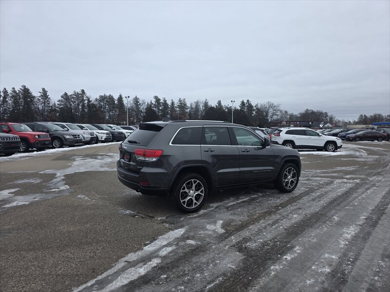 2019 Jeep Grand Cherokee Laredo - Photo 4 - Brainerd, MN 56401