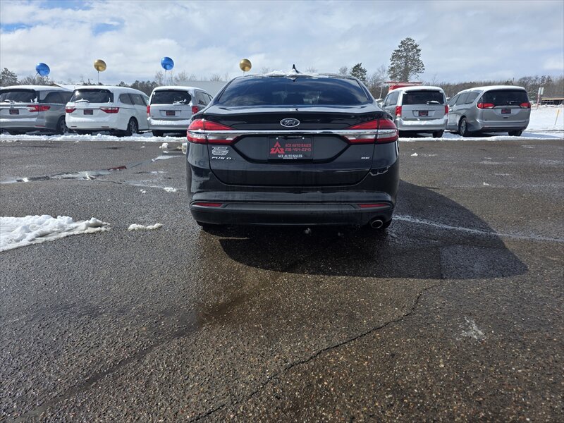 2017 Ford Fusion SE - Photo 8 - Brainerd, MN 56401