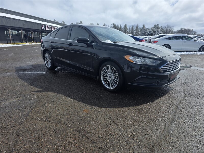 2017 Ford Fusion SE - Photo 2 - Brainerd, MN 56401