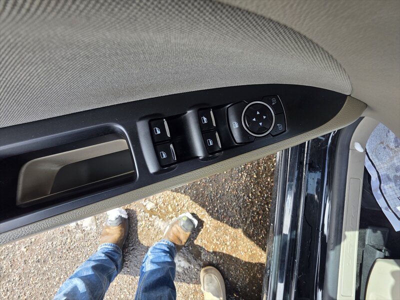 2017 Ford Fusion SE - Photo 13 - Brainerd, MN 56401