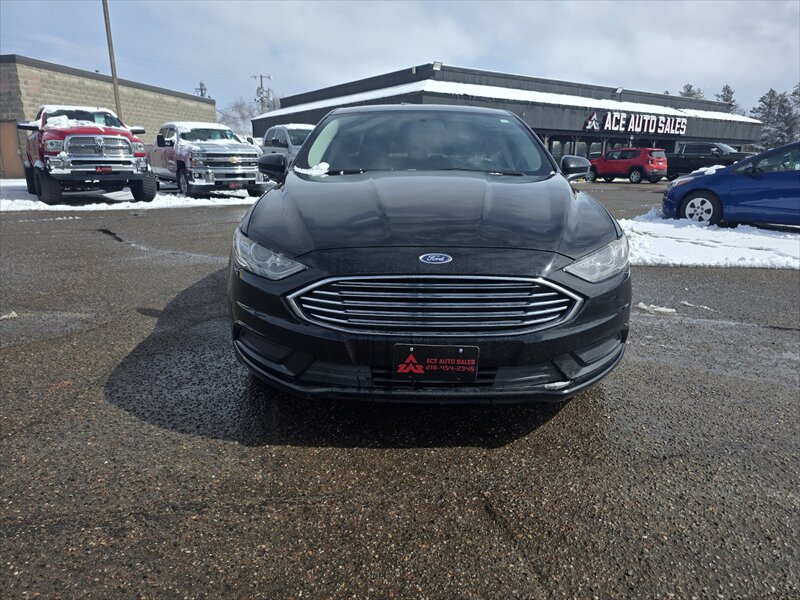 2017 Ford Fusion SE - Photo 7 - Brainerd, MN 56401