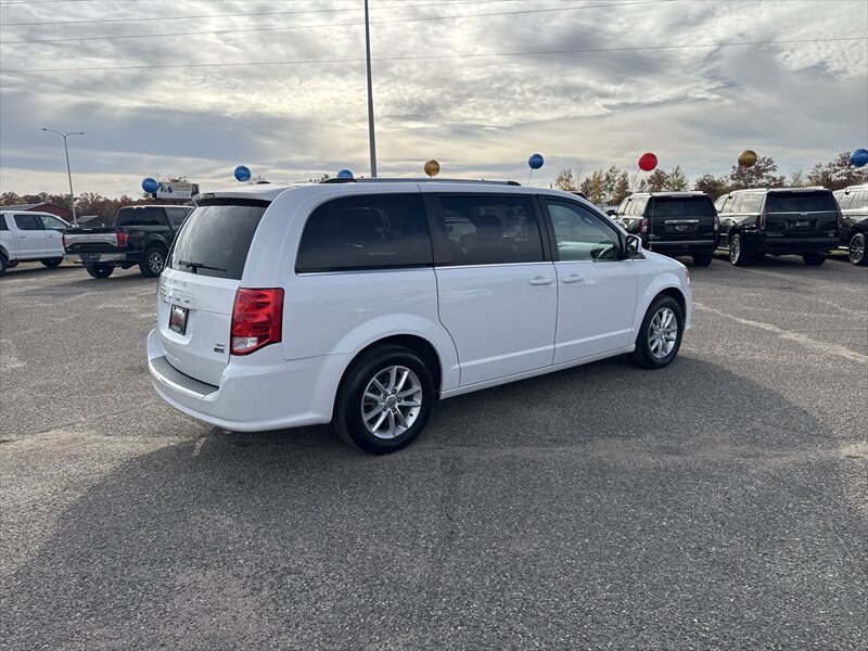 2019 Dodge Grand Caravan SXT   - Photo 3 - Brainerd, MN 56401