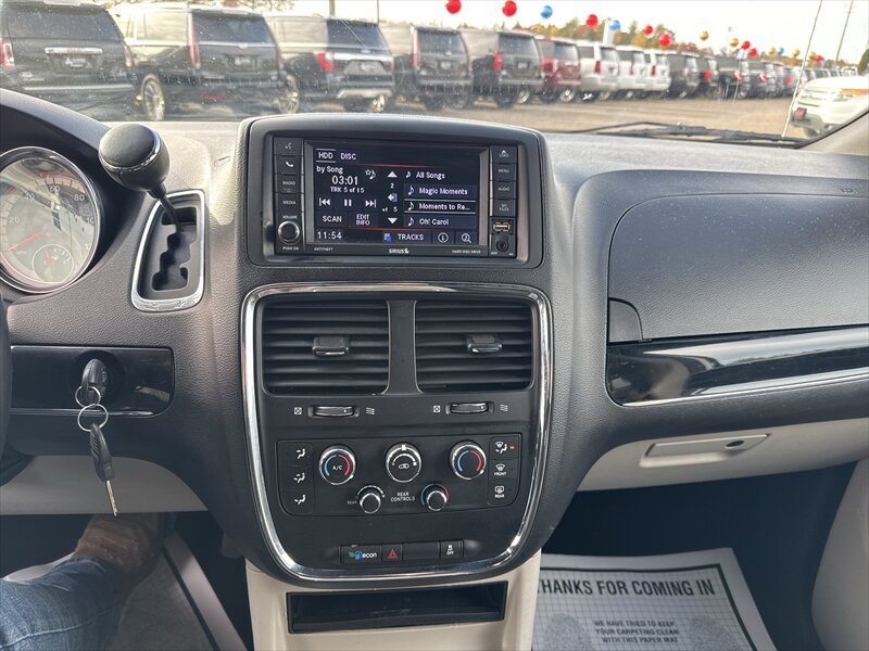 2019 Dodge Grand Caravan SXT   - Photo 9 - Brainerd, MN 56401