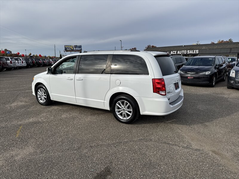 2019 Dodge Grand Caravan SXT   - Photo 4 - Brainerd, MN 56401