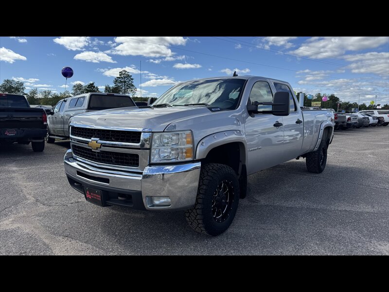 Brown (Doeskin Tan) 2009 Chevrolet Silverado 2500HD Pickup Truck Four-Wheel Drive 6-Speed Automatic
