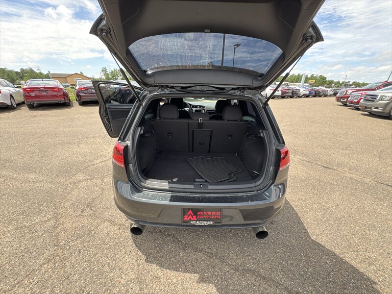 2016 Volkswagen Golf GTI S - Photo 11 - Brainerd, MN 56401