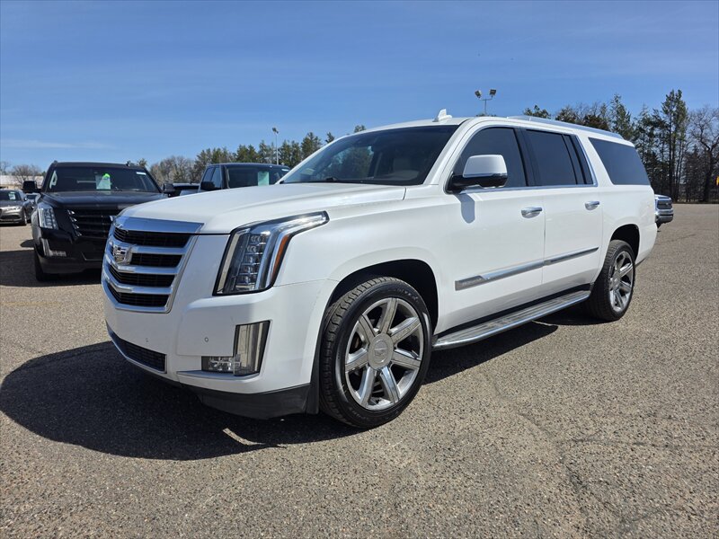2016 Cadillac Escalade Luxury Collection  ESV - Photo 1 - Brainerd, MN 56401