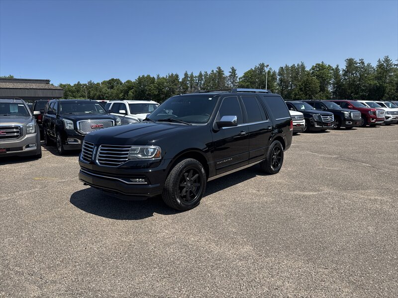2017 Lincoln Navigator Reserve   - Photo 1 - Brainerd, MN 56401