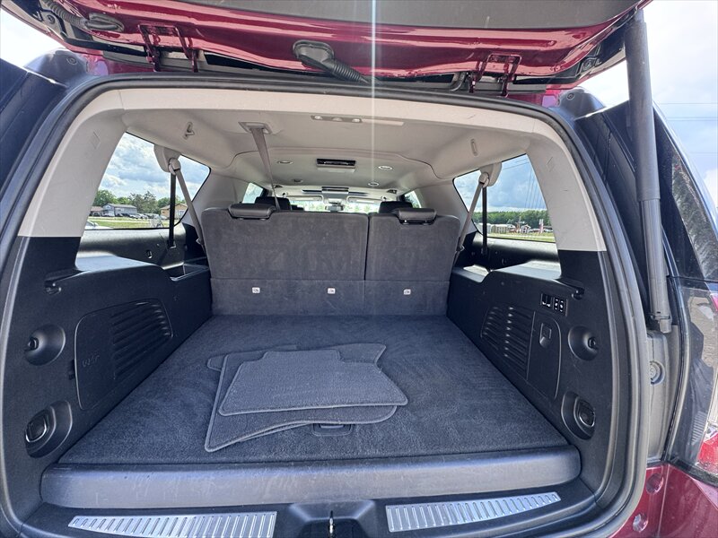 2020 GMC Yukon XL SLT - Photo 9 - Brainerd, MN 56401