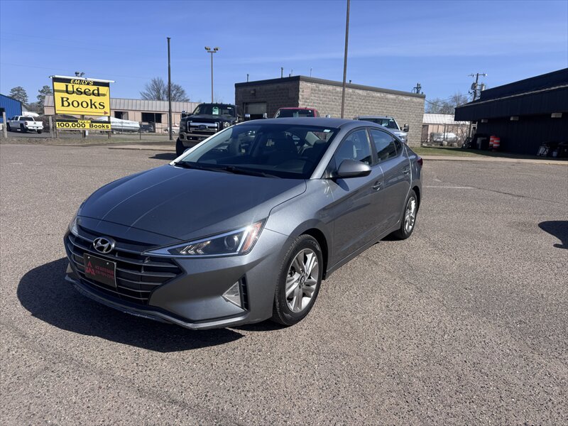 2019 Hyundai Elantra SE   - Photo 1 - Brainerd, MN 56401
