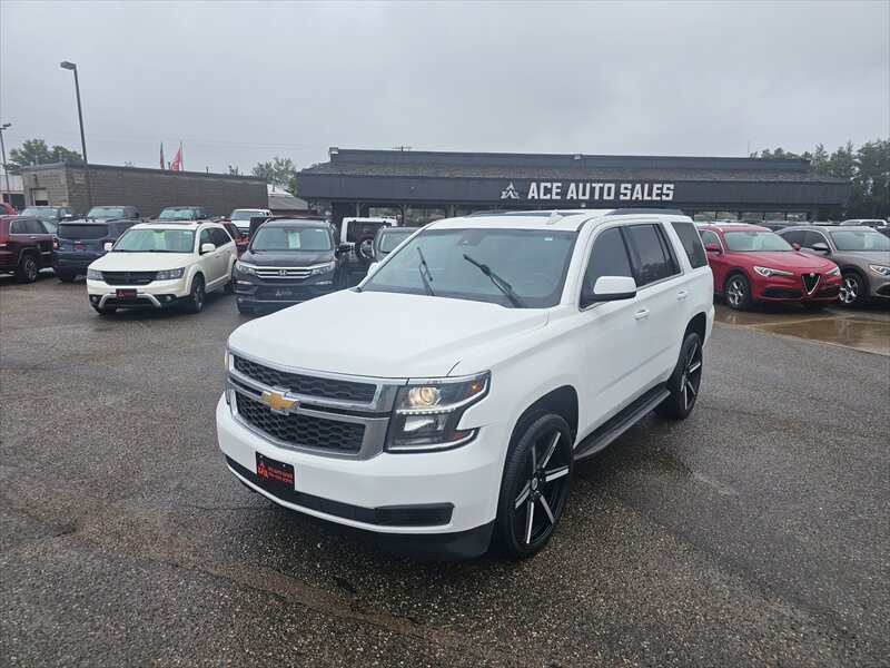 2018 Chevrolet Tahoe LT   - Photo 1 - Brainerd, MN 56401