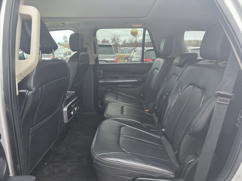 2018 Ford Expedition Platinum - Photo 13 - Brainerd, MN 56401