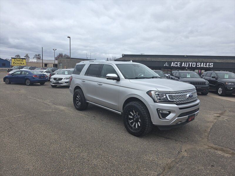 2018 Ford Expedition Platinum - Photo 2 - Brainerd, MN 56401