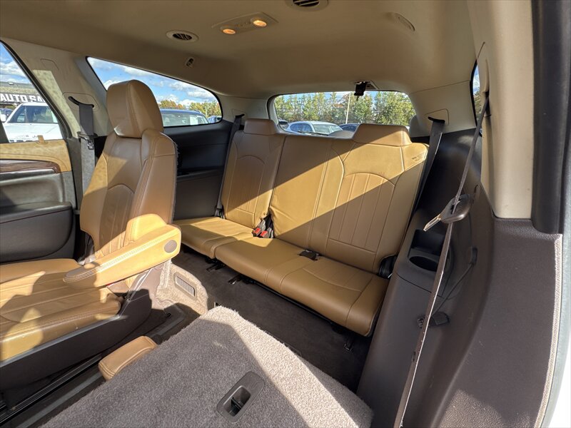 2016 Buick Enclave Premium - Photo 9 - Brainerd, MN 56401